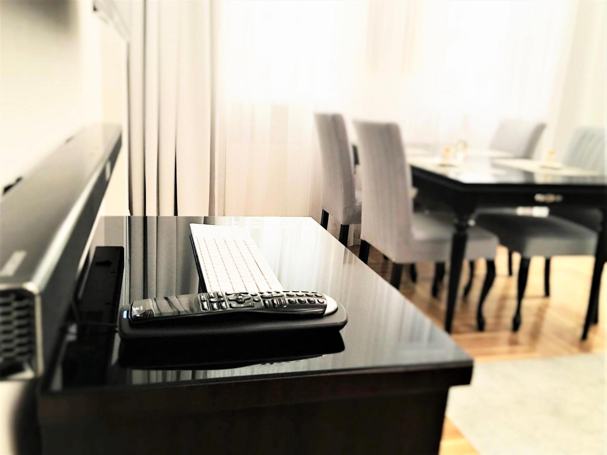 Mondrian Luxury Suites Unesco Old Town Varsó Szoba fotó