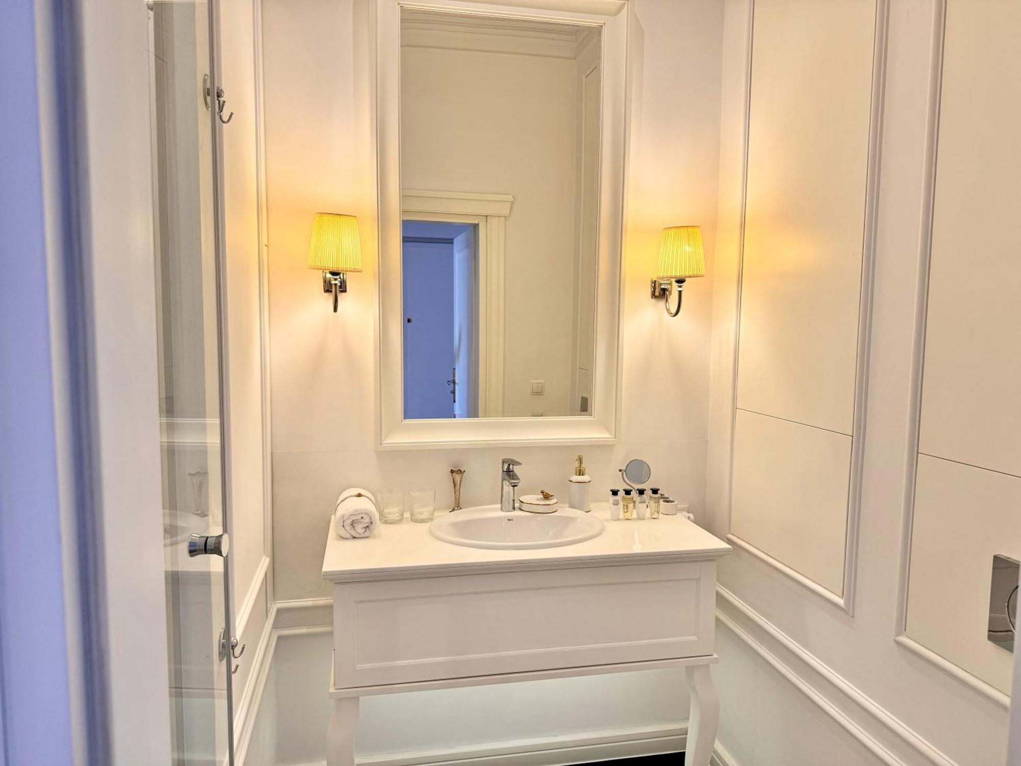 Mondrian Luxury Suites Unesco Old Town Varsó Szoba fotó