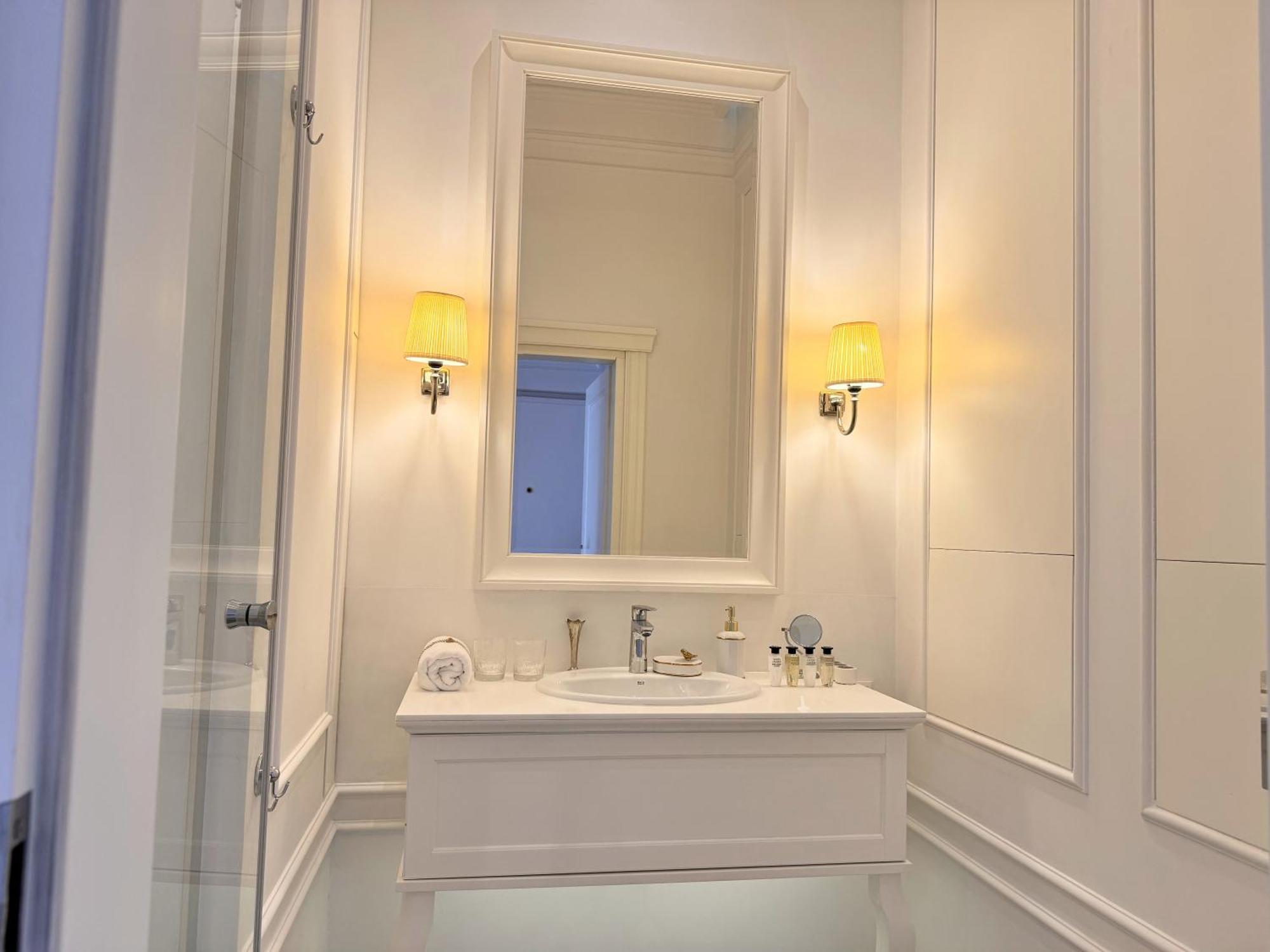 Mondrian Luxury Suites Unesco Old Town Varsó Szoba fotó